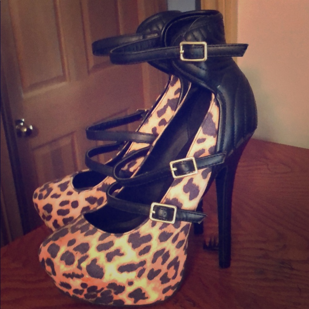 Heels - Picture 1 of 1